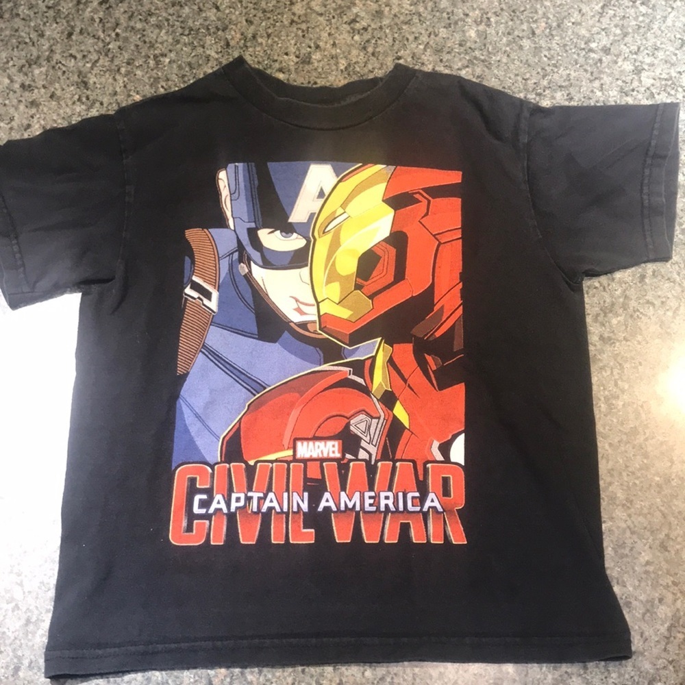 Marvel Captain America graphic short sleeve tee shirt.  Youth size 7